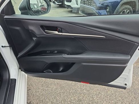 Used 2025 Toyota Camry LE image 30