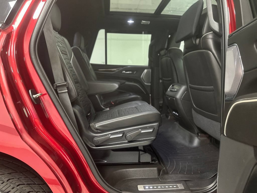 Used 2021 Cadillac Escalade Premium Luxury Platinum AWD/4WD image 21