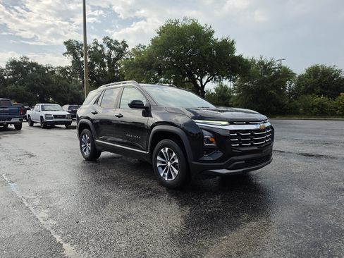 Used 2025 Chevrolet Equinox LT w/ Convenience Package II FWD image 1
