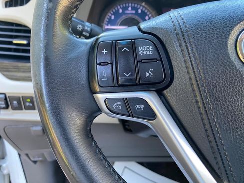 Used 2015 Toyota Sienna XLE Premium FWD image 67
