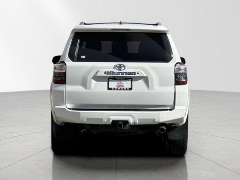 Used 2018 Toyota 4Runner SR5 image 5
