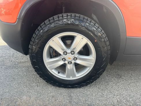 Used 2015 Chevrolet Trax LT w/ LT Sun and Sound Package AWD/4WD image 27