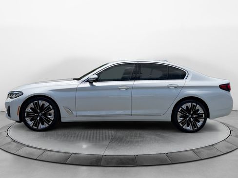 Used 2022 BMW 540i w/ Premium Package RWD image 4