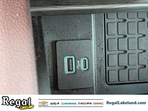 Used 2024 Ford Expedition Limited image 28