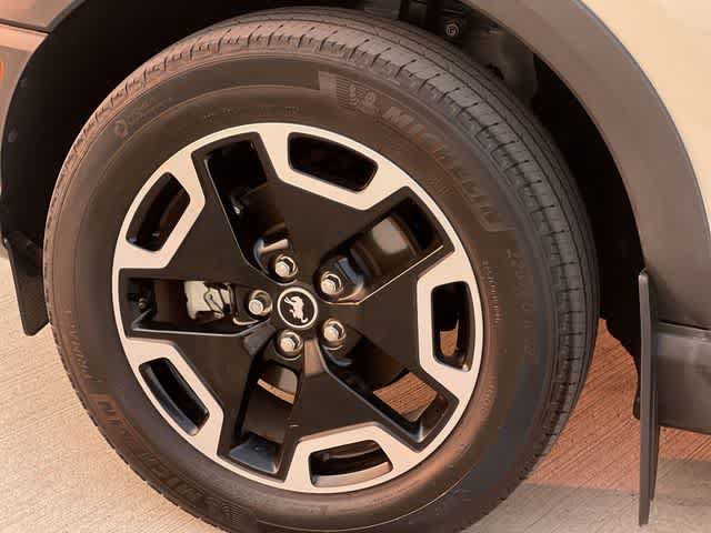 Used 2024 Ford Bronco Sport Outer Banks w/ Tech Package AWD/4WD image 9