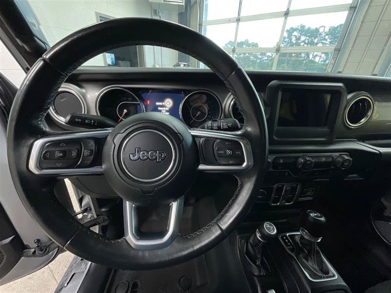 Used 2018 Jeep Wrangler Unlimited Sahara AWD/4WD image 13
