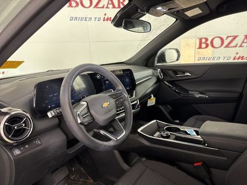 Used 2026 Chevrolet Equinox LT image 12