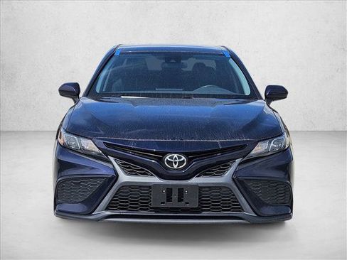 Used 2021 Toyota Camry SE image 2