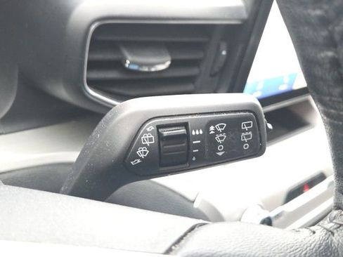 Used 2022 Ford Explorer XLT w/ Equipment Group 202A image 43