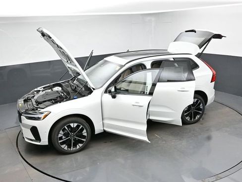 New 2026 Volvo XC60 B5 Plus w/ Protection Package Premier image 44