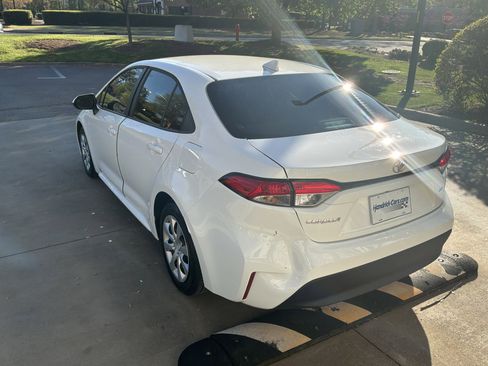 Used 2026 Toyota Corolla LE image 9