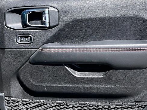 Certified 2025 Jeep Wrangler Unlimited Rubicon w/ Convenience Group image 15