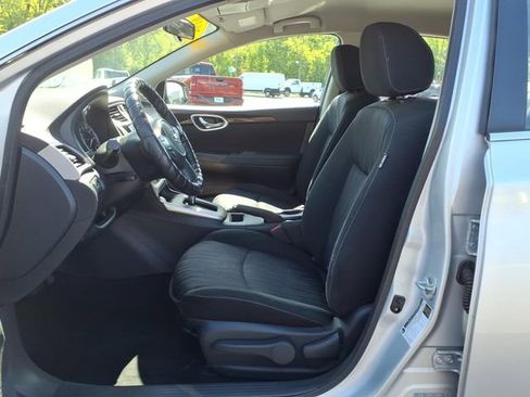 Used 2019 Nissan Sentra SV FWD image 13