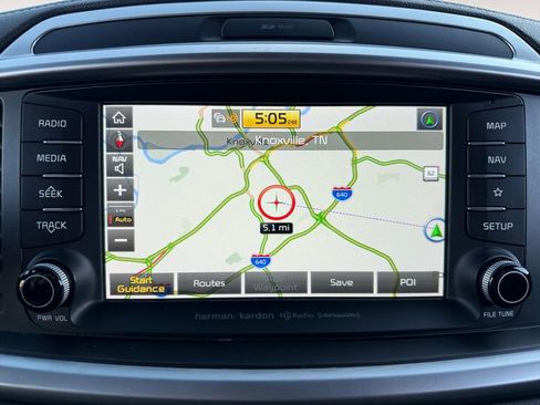 Used 2019 Kia Sorento SX image 13