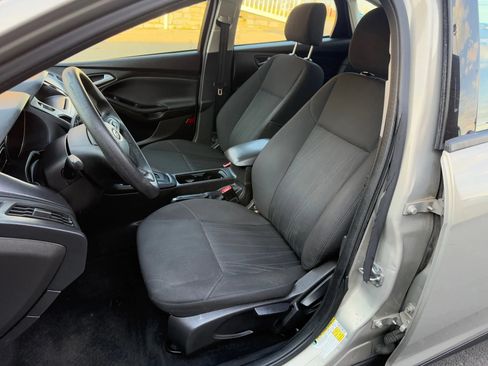 Used 2015 Ford Focus SE FWD image 15