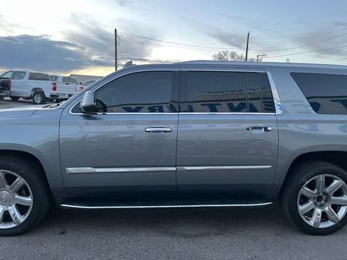 Used 2019 Cadillac Escalade ESV Luxury image 6