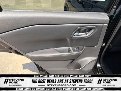 Used 2025 Nissan Rogue SV AWD/4WD image 33