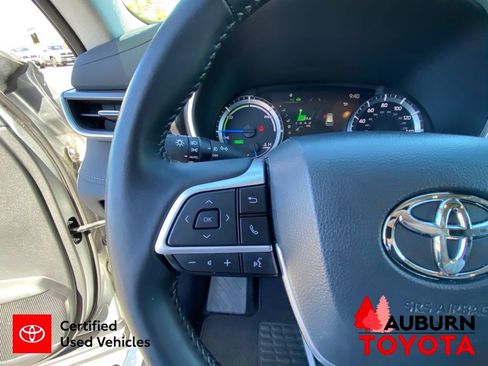 Certified 2024 Toyota Highlander XLE AWD/4WD image 43