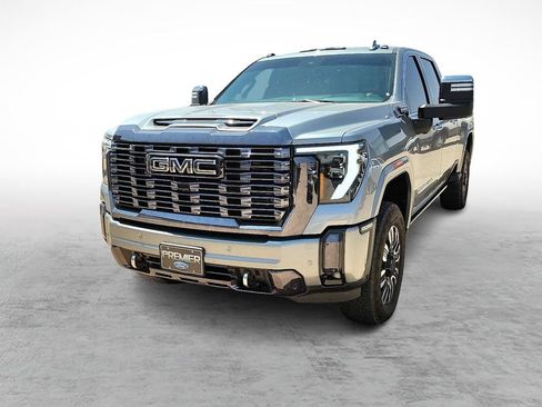 Used 2024 GMC Sierra 2500 Denali Ultimate w/ Max Trailering Package AWD/4WD image 4