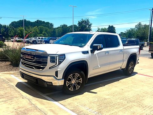 Used 2025 GMC Sierra 1500 SLT RWD image 2
