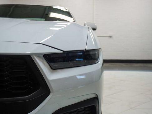 Used 2025 Ford Mustang Coupe RWD image 12