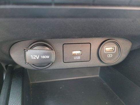 Used 2021 Hyundai Elantra SE FWD image 22