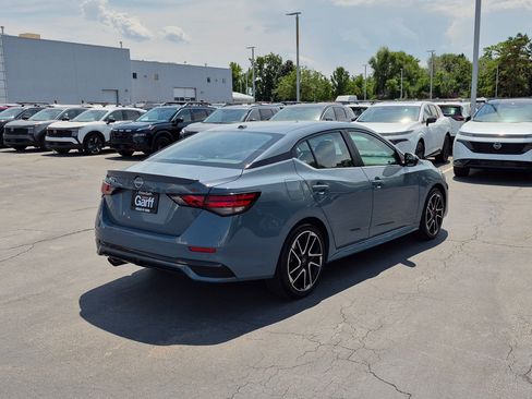 Used 2024 Nissan Sentra SR FWD image 3