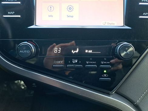 Used 2019 Toyota Camry L image 22