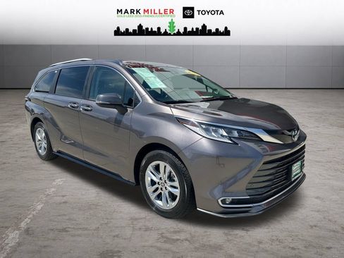 Certified 2023 Toyota Sienna Limited AWD/4WD image 8