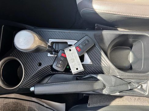 Used 2015 Toyota RAV4 Limited image 36