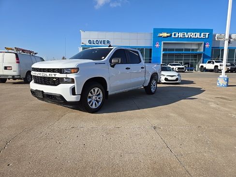 Used 2019 Chevrolet Silverado 1500 Custom w/ Custom Value Package image 1