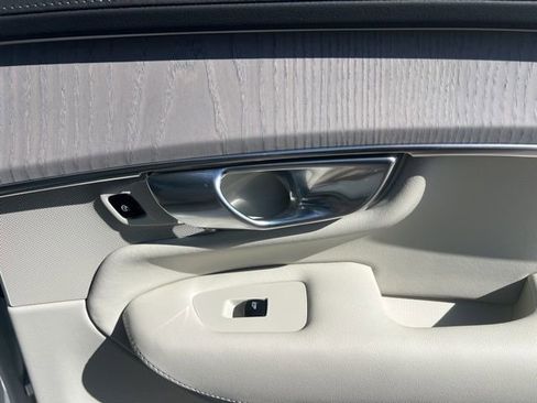 New 2026 Volvo XC90 B6 Ultra w/ Protection Package image 30
