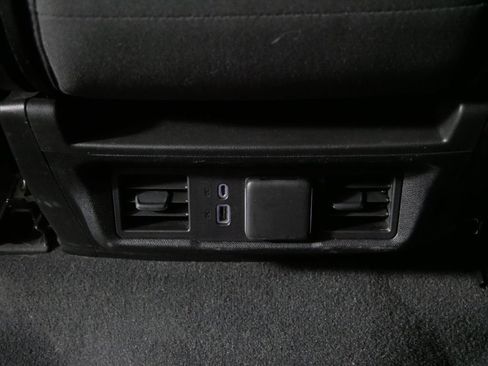 Used 2022 GMC Sierra 1500 SLE AWD/4WD image 16