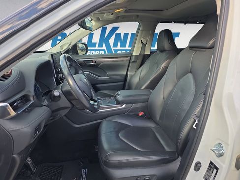 Used 2021 Toyota Highlander Limited image 9