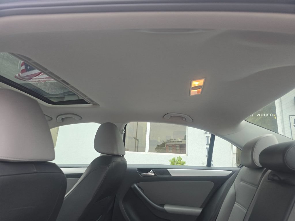 Used 2014 Volkswagen Jetta Hybrid Sedan FWD image 13