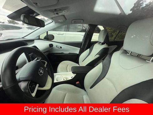 Used 2017 Toyota Prius Four Touring FWD image 8