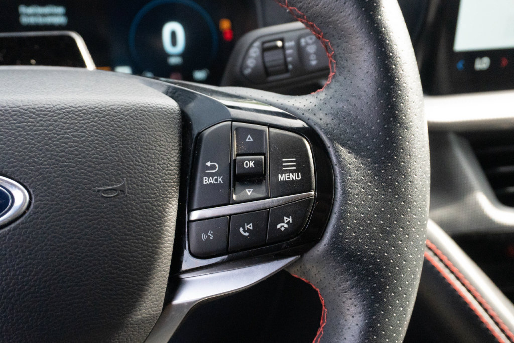 Used 2025 Ford Explorer ST-Line w/ Premium Package RWD image 27