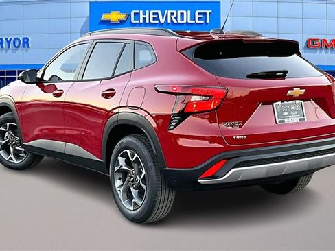 New 2026 Chevrolet Trax LT w/ Sunroof Package image 3