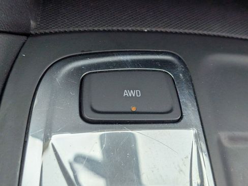 Used 2023 Chevrolet Equinox LT AWD/4WD image 18