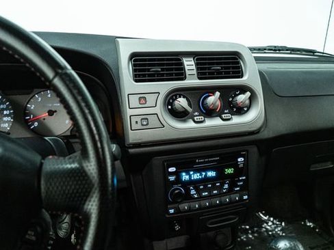 Used 2001 Nissan Frontier S/C image 24