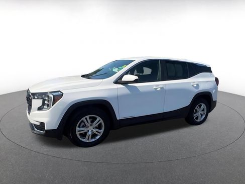 Used 2024 GMC Terrain SLE FWD image 8
