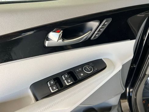 Used 2019 Kia Sorento SX image 14
