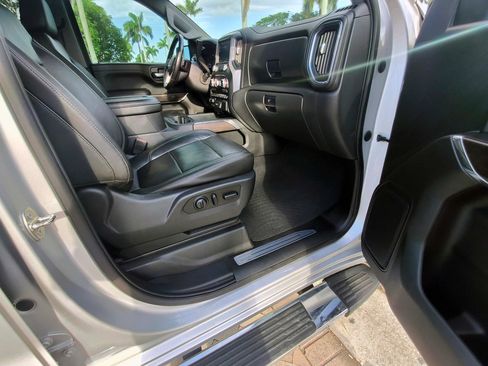 Used 2019 GMC Sierra 1500 SLT RWD image 42
