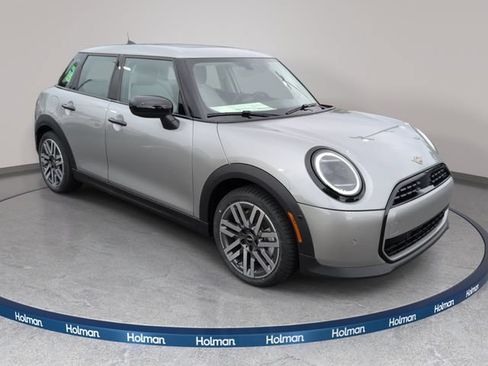 New 2026 MINI Cooper 4-Door Hardtop FWD image 3