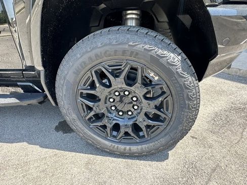 New 2025 GMC Hummer EV 2X image 3