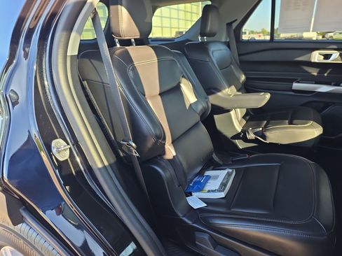 Used 2023 Ford Explorer XLT w/ Equipment Group 202A image 38