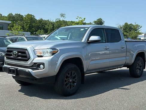 Used 2020 Toyota Tacoma SR5 AWD/4WD image 3
