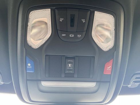 Used 2022 RAM 1500 Big Horn AWD/4WD image 30