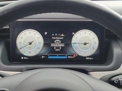 Used 2024 Hyundai Tucson Limited image 25