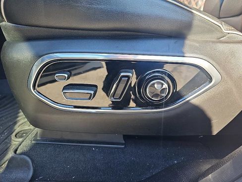 Used 2023 Jeep Grand Cherokee L Summit w/ Luxury Tech Group V image 14